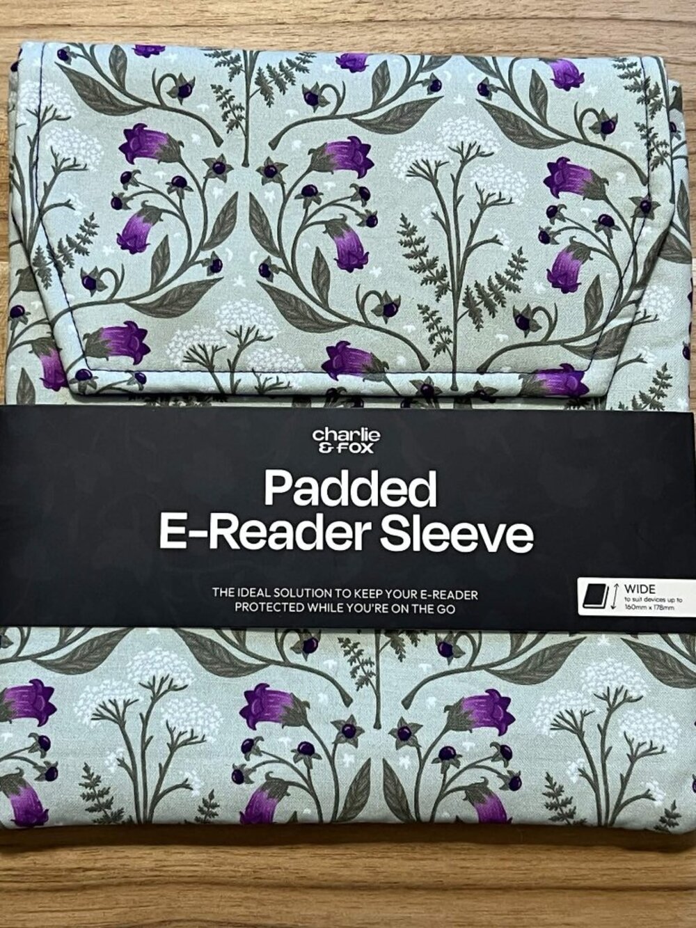 BNWT Charlie and the Fox Co Green Floral Wide Padded E-Reader Sleeve